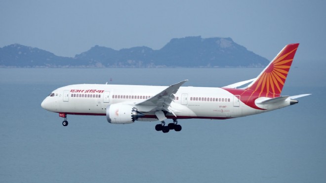 Hindistan da 191 kişilik uçak düştü!
