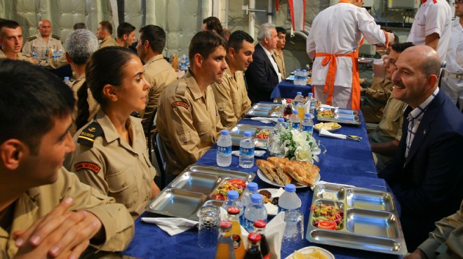 İçişleri Bakanı Soylu İzmir de: Askerlerle Ramazan buluşması