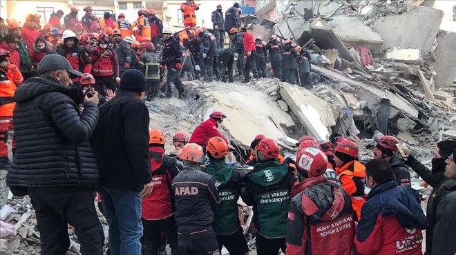 39 kişi enkaz altından kurtarıldı