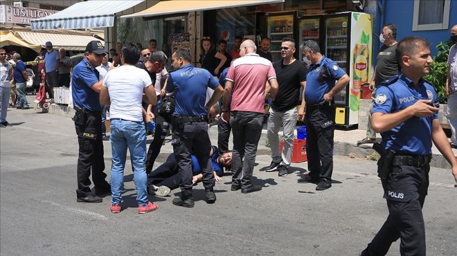 İki polis memurunu bıçakla yaraladı: Vurularak yakalandı