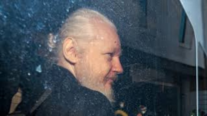İngiltere de Assange a hapis cezası!