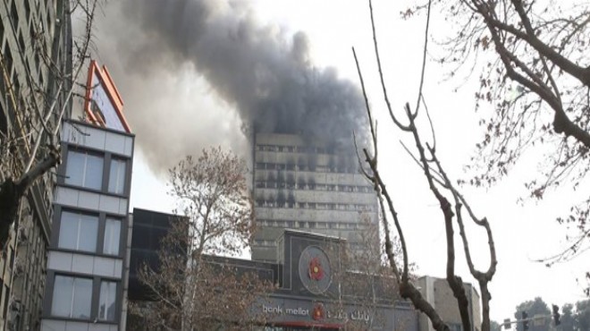 İran da 17 katlı bina çöktü: 30 itfaiyeci öldü