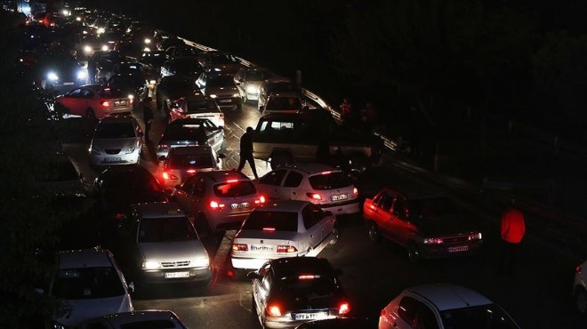 İran da benzin zammı siyaseti sarstı!