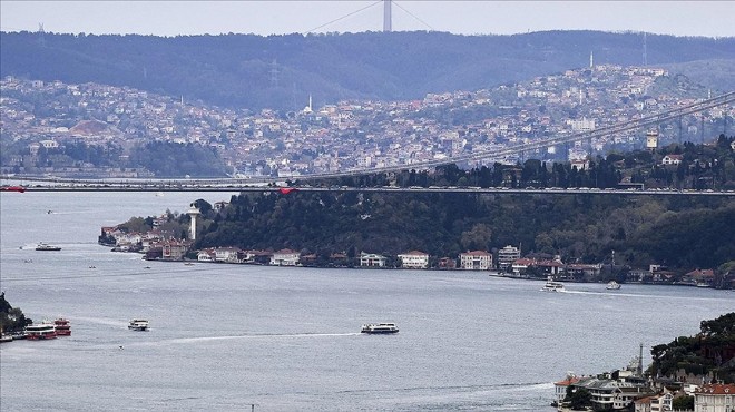 İstanbul Boğazı nda iki gemi çarpıştı