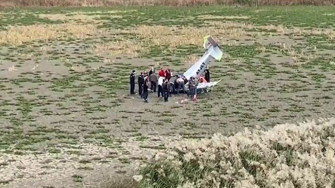 İstanbul da eğitim uçağı düştü: Pilot ağır yaralı