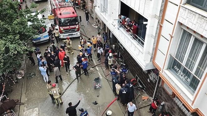 İstanbul da şiddetli yağış ve sel; bir kişi hayatını kaybetti!