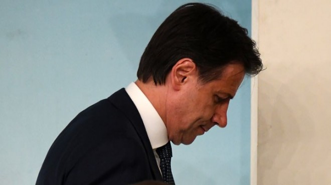 İtalya Başbakanı Conte ve hükümeti istifa etti