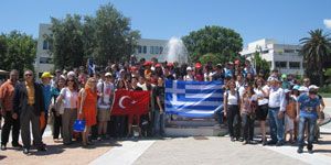 İzmirli öğrencilerden Sakız’a dostluk turu