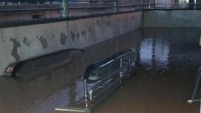 İZBAN istasyonu sular altında... Torbalı böyle sel görmedi!