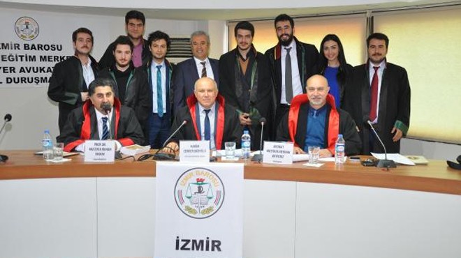 İzmir Baro sunda kurgusal duruşma yarışması