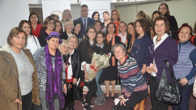 İzmir Barosu nda kadın, yasalar ve siyaset konuşuldu