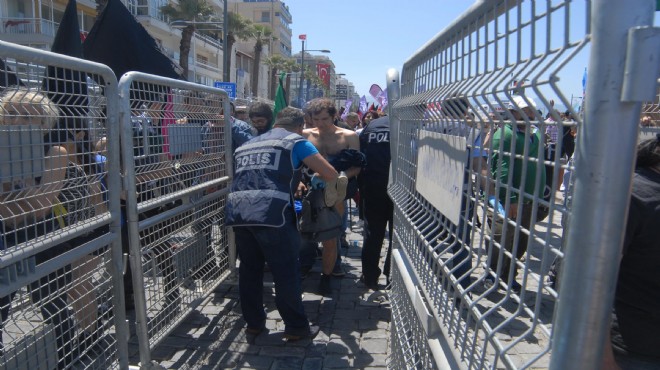İzmir’de 1 Mayıs’a damga vuran eylem: Neden soyundular?