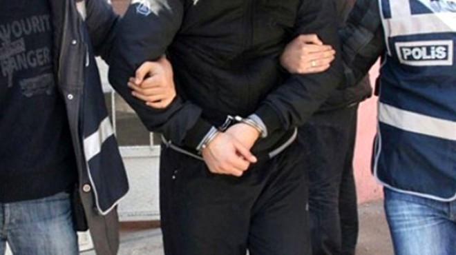 İzmir de 11 farklı suçtan aranan zanlı yakalandı