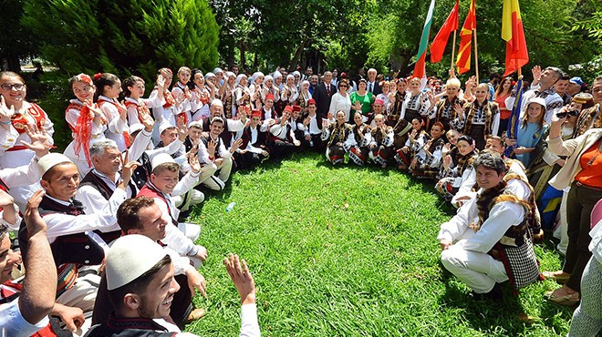İzmir de 15 inci kez Halk Dansları Festivali