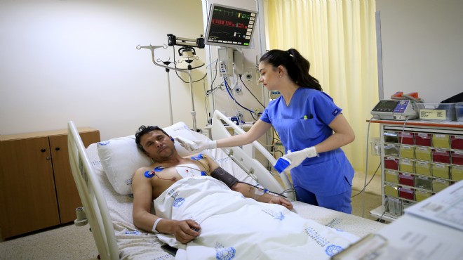 İzmir de 163 kez kalbi duran hasta sağlığına kavuştu
