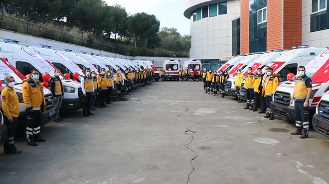 İzmir de 30 yeni ambulans hizmete girdi