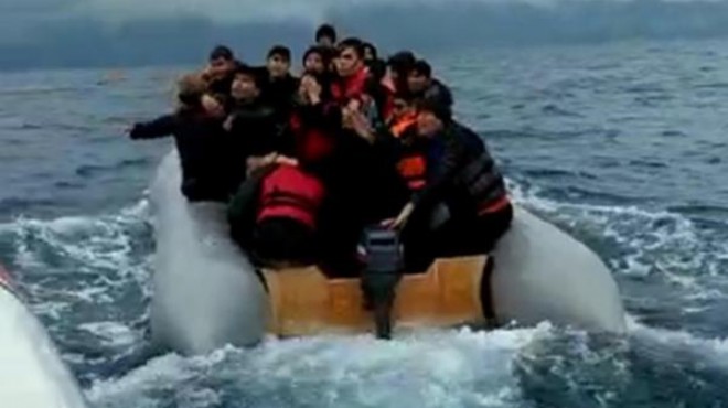 İzmir de 33 kaçak göçmen yakalandı