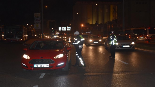 İzmir de 7 bin polis yeni yıla görev başında girdi