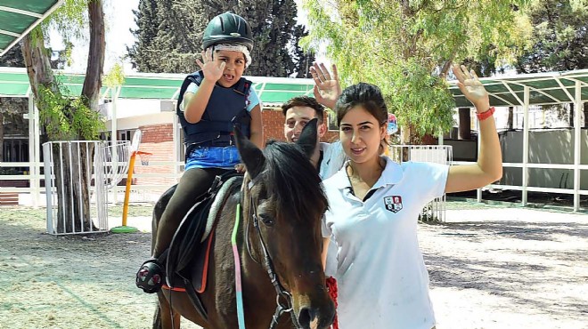 İzmir de atlı terapi şifa dağıtıyor