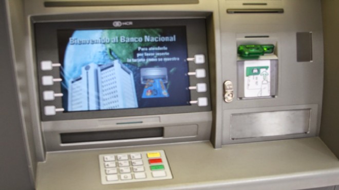 İzmir de  ATM vurguncuları  yakayı ele verdi