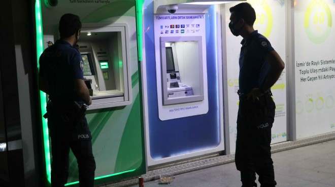İzmir de bankamatiğe zarar vererek para çalmaya çalışan şüpheli yakalandı