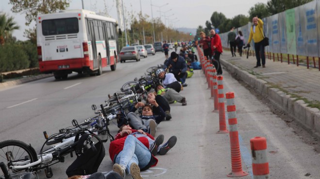 İzmir de bisiklet yolu için eylem... Yola yattılar!