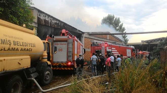 İzmir de Borsa Başkanı na ait depoda yangın!