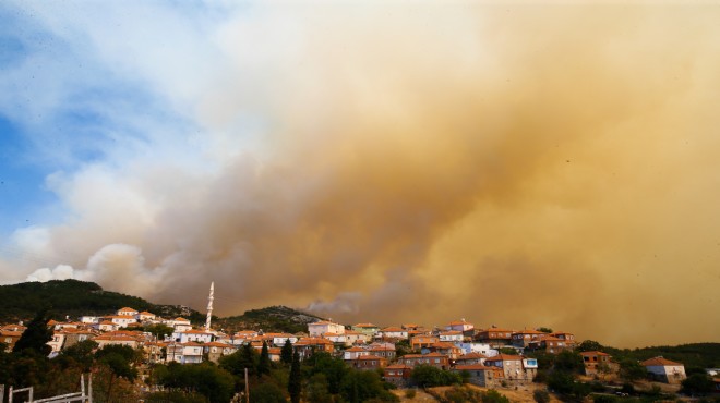 İzmir de büyük endişe: Alevler köye yaklaştı