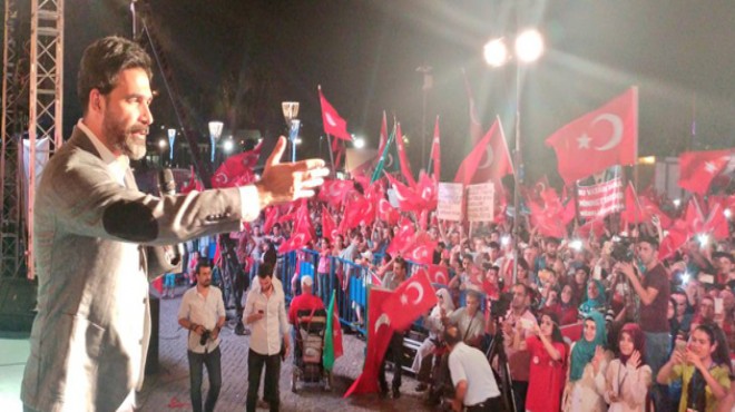 İzmir’de demokrasi nöbetinde Uğur Işılak sürprizi