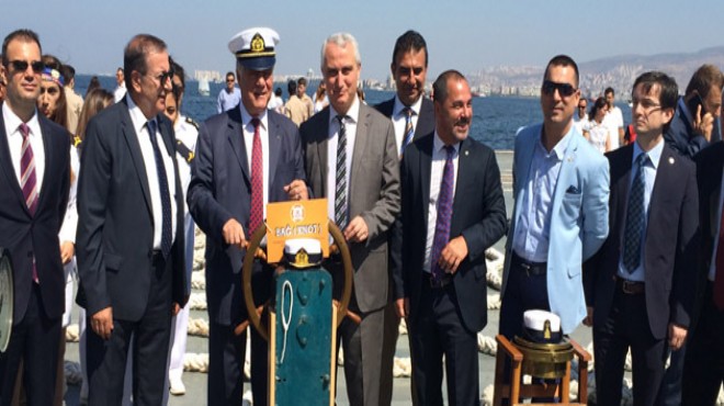 İzmir’de denizcilerin çifte bayramı!