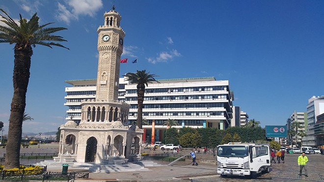 İzmir de dezenfeksiyon çalışmaları devam ediyor