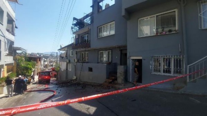 İzmir de ev yangını... Komşu binalar da zarar gördü