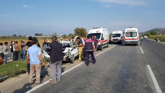 İzmir de feci kaza: 2 si bebek 6 yaralı!