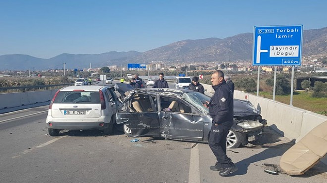 İzmir de feci kaza: 3 ü çocuk 8 yaralı