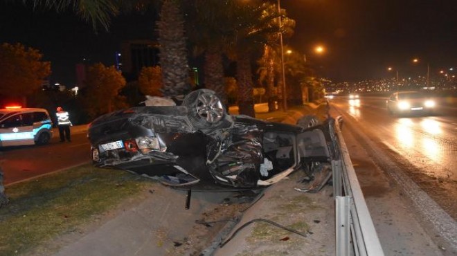 İzmir de feci kaza: Direksiyon kontrolünü kaybedince...