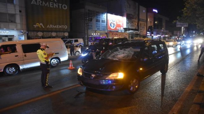 İzmir de feci kaza: Metrelerce sürüklendi!