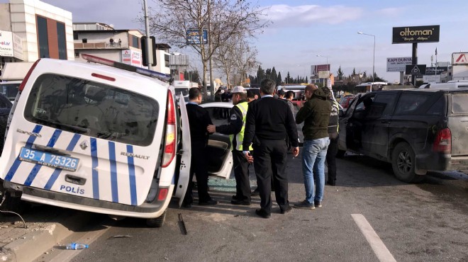 İzmir de feci kaza! Yaralı polisler var