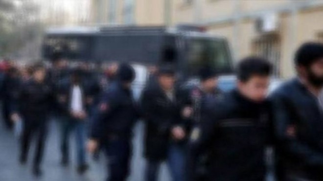İzmir de FETÖ operasyonu: 16 gözaltı