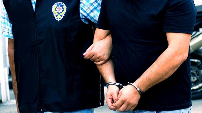 İzmir de FETÖ operasyonu: 18 gözaltı