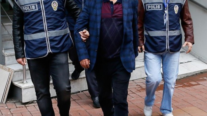İzmir de FETÖ operasyonu: 2 gözaltı