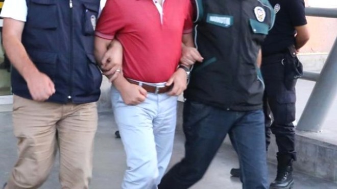 İzmir de  FETÖ  operasyonu: 33 polis tutuklandı