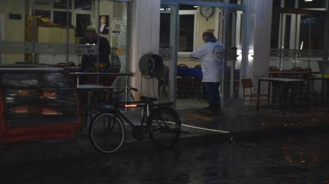 İzmir de gece yarısı dehşet: Kahvehaneyi taradılar!