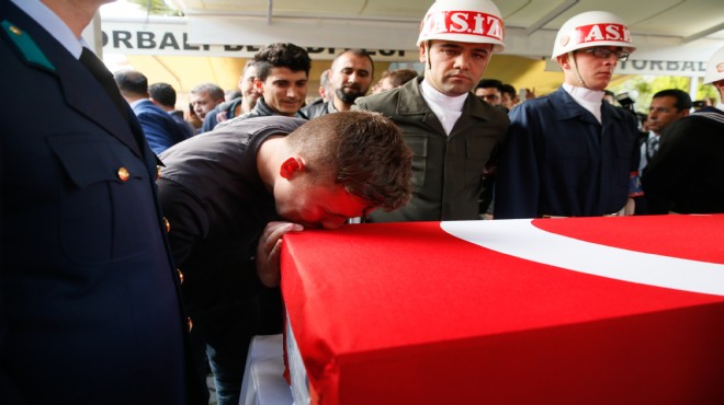 İzmir de gözyaşları sel oldu: Şehide veda...