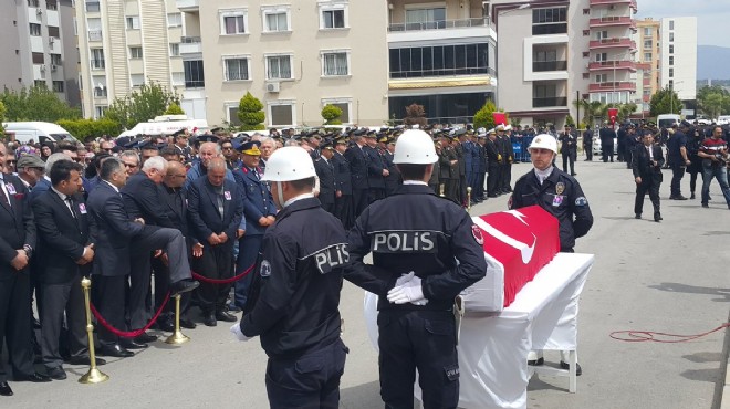İzmir de gözyaşları sel oldu: Şehit Pilot Ortanca ya veda...