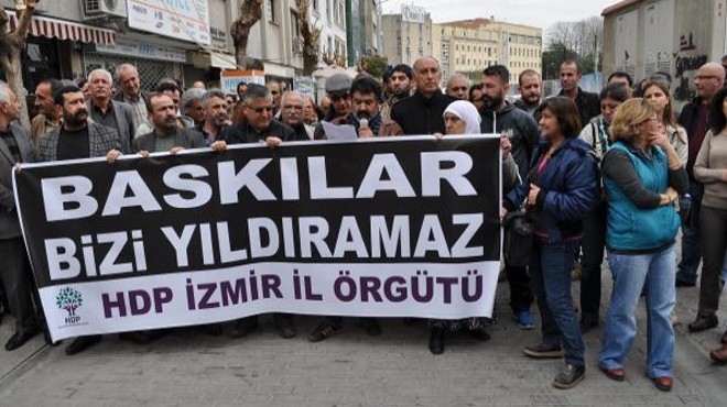 İzmir de HDP lilerin tutuklanmasına tepki