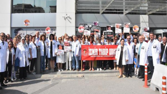İzmir de hekimlerden şiddete karşı eylem