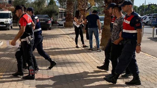 İzmir de hırsız kovalamacası: Araçları duvara tosladı!
