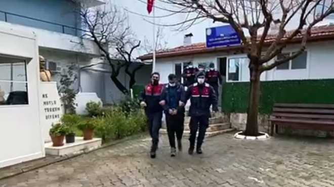 İzmir de hırsızlık şüphelisi 2 kişi tutuklandı