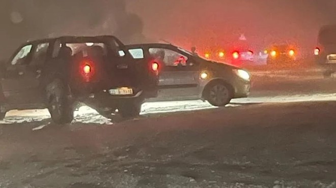Kara kış İzmir de... 50 araç kurtarıldı!