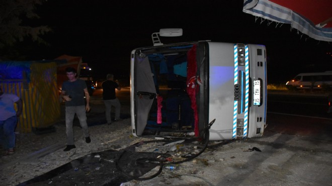 İzmir de işçi servisi devrildi: 7 yaralı!
